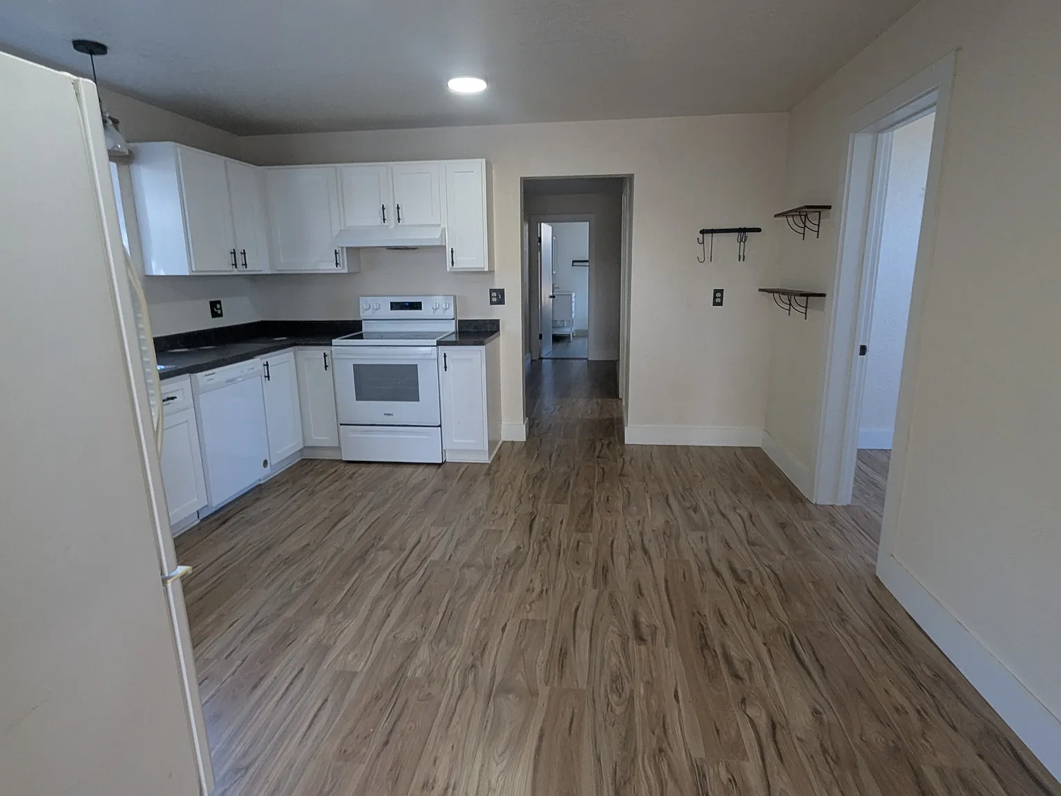2142 Spring St — Photo 4