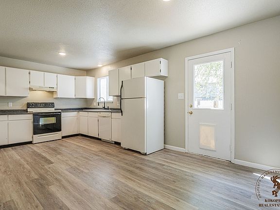 5th image of 106 Peter Dr APT 2
