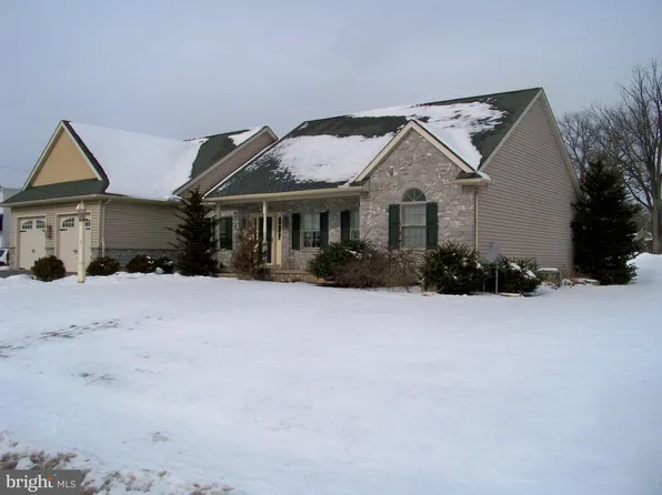 5 Violet Ave, Willow Street, PA 17584