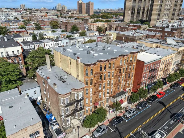 224 48th Street image 13 of 25