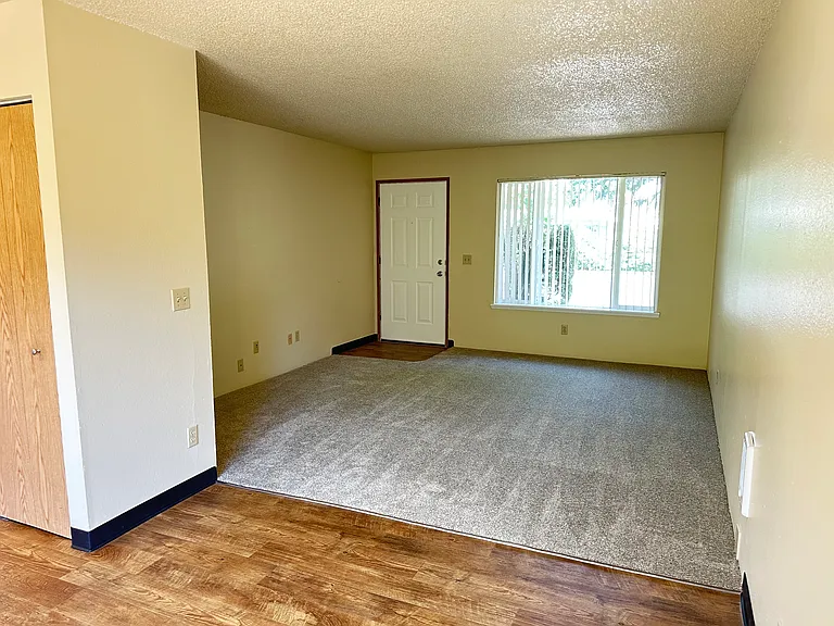 8856 SE Flavel St — Photo 3