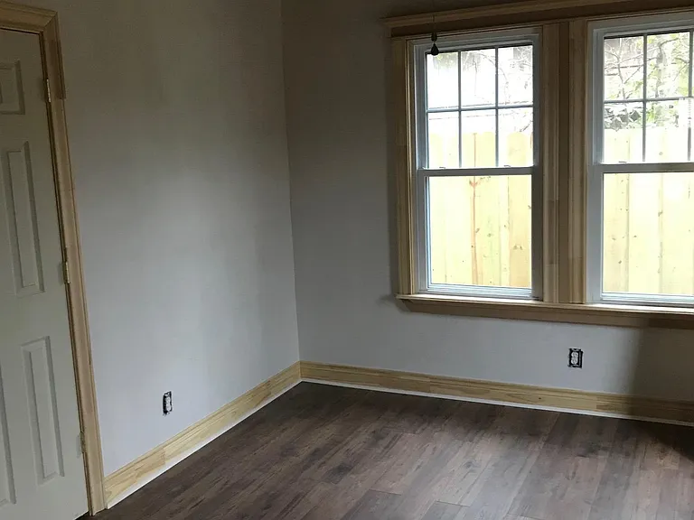 1212 S Broadway Ave — Photo 1