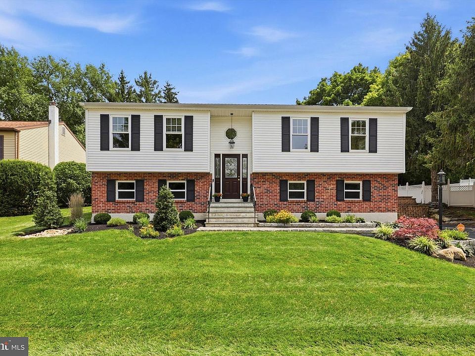 1st image of 737 Vance Dr