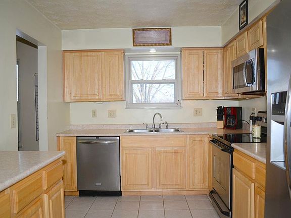2nd image of 6012 Snow Hill Dr