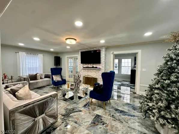 441-445 E 39th St, Paterson City, NJ 07504