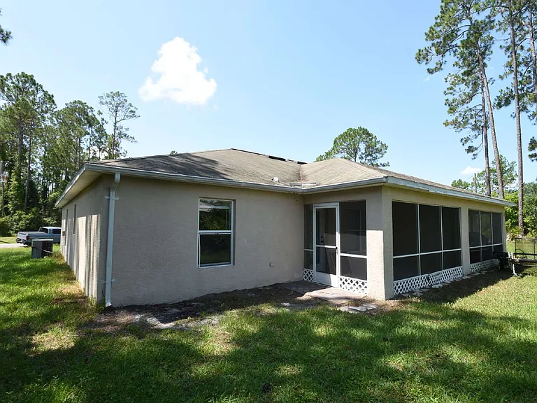 30 Eton Ln #B — Photo 2