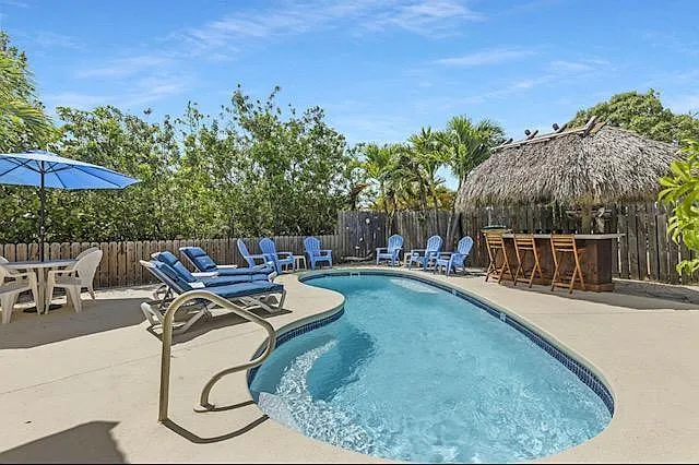 4 bed, 2.0 bath, 2000 sqft, $15,000 — Photo 2