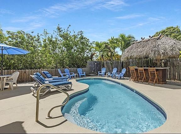 2nd image of 309 E Calzada De Bougainville