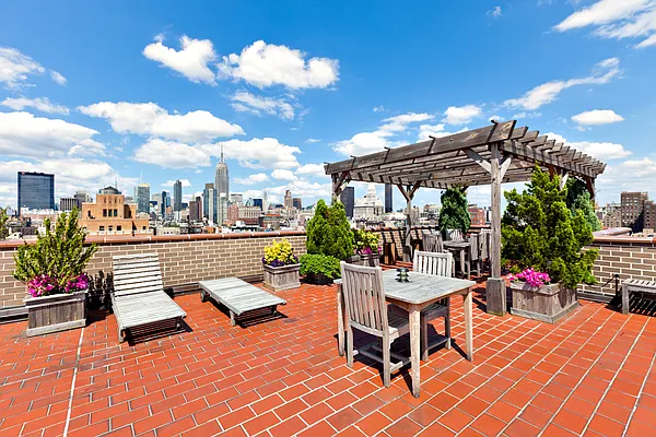 Sold by Compass | media 11