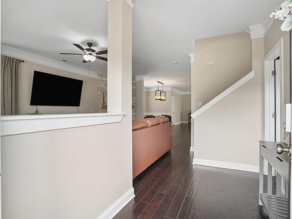 4th image of 7434 Northgate Dr