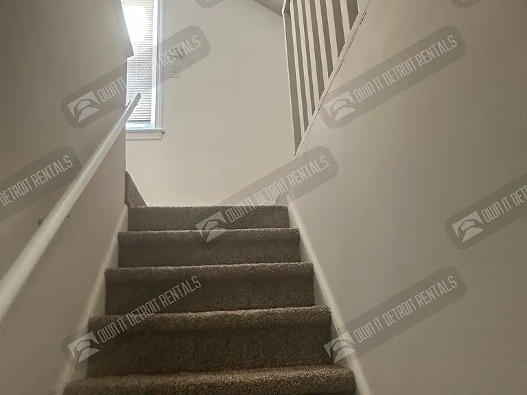 7777 Auburn St — Photo 10