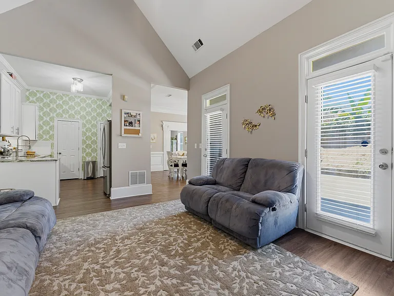 3052 Trafalgar Way — Photo 11