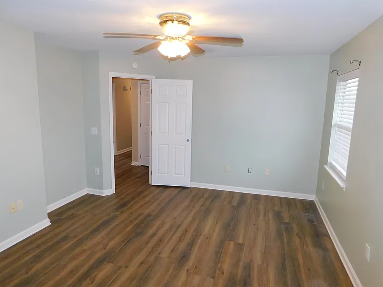 137 Cunningham Dr — Photo 5