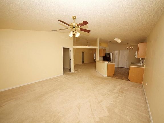 5th image of 329 Dahoon Holly Dr