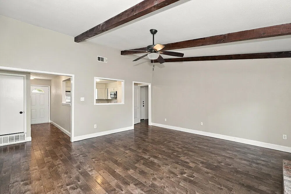 3 bed, 2.0 bath, 1480 sqft, $1,855 — Photo 4
