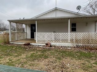 201 Vine St, Camargo, IL 61919