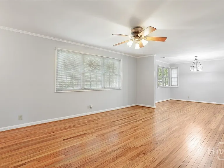 317 Oxford Dr — Photo 5