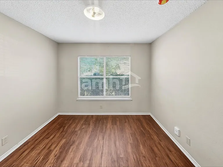 7310 Cortland Crk — Photo 13