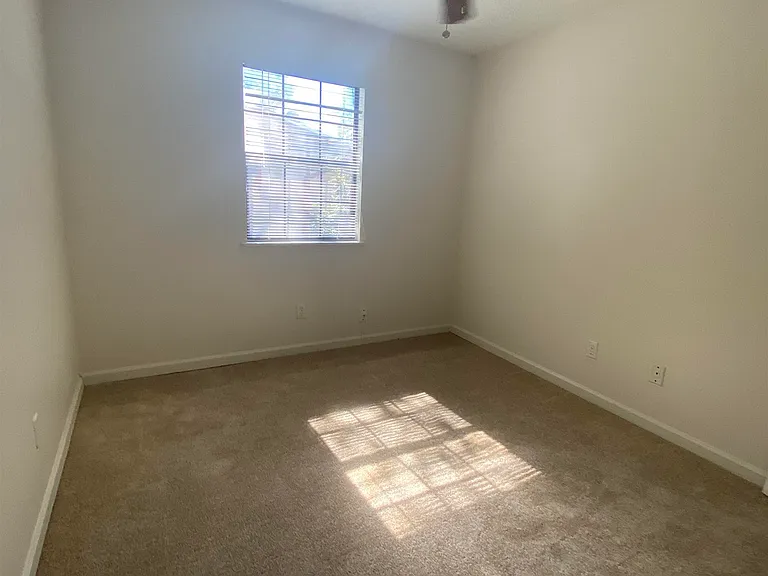 3701 Donovan Dr #B — Photo 32