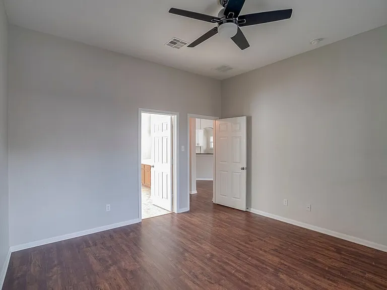 2985 Overland St — Photo 17
