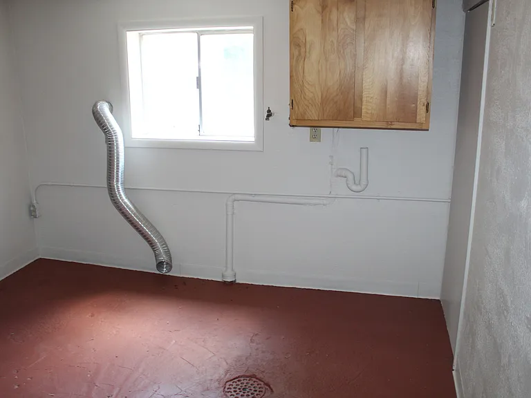 1518 Siskiyou St — Photo 14