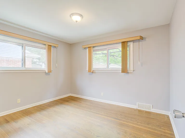 4708 Woodland Ave — Photo 11