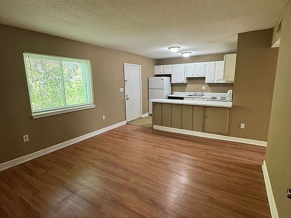 2nd image of 311 Powell Mill Rd #315E