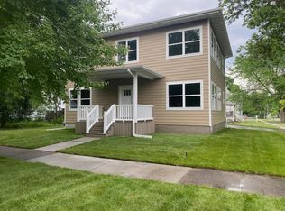 422 Iowa St, Cedar Falls, IA 50613