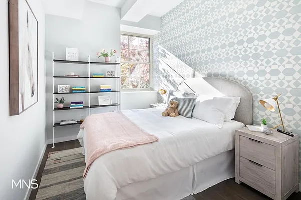 Sold by MNS | media 36