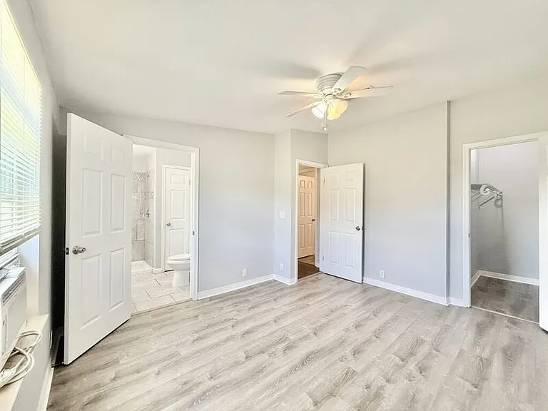 990 E Bay St — Photo 18