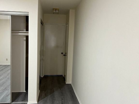 5th image of 1219 N Columbus Ave #105