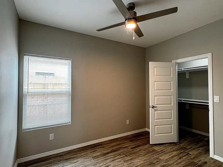 4209 Walnut Ave #4 — Photo 7