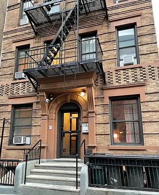 Rented by Fay Kong, LREB | media 14