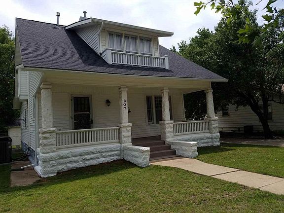 3rd image of 807 N Olive St
