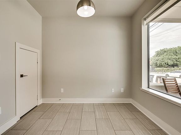 3rd image of 412 College Ave