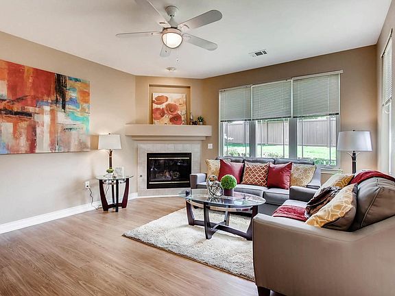 4th image of 8303 S Garland Cir