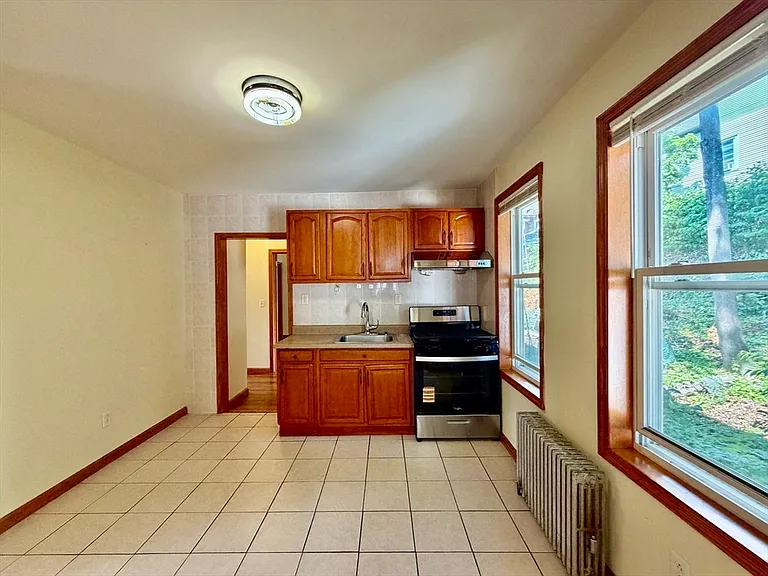 18 Bigelow St #1 — Photo 9