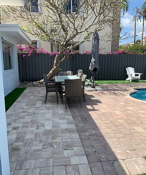 2520 Center Ave — Photo 3