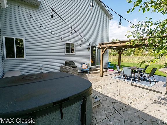 2nd image of 1030 Tartan Ln