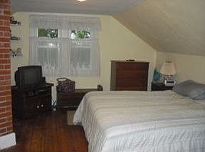 4th image of 141 Cruser St