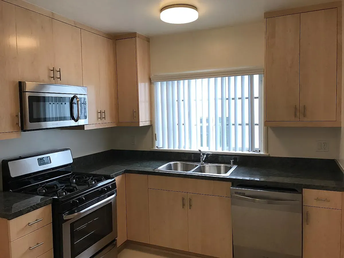 Building Photo - 1316 N Citrus Ave #3