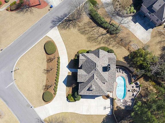 3rd image of 7300 N Highfield Ct