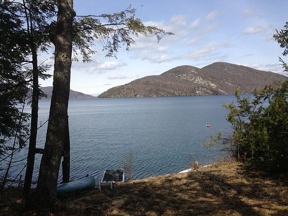 5th image of 65 Friends Point Dr N