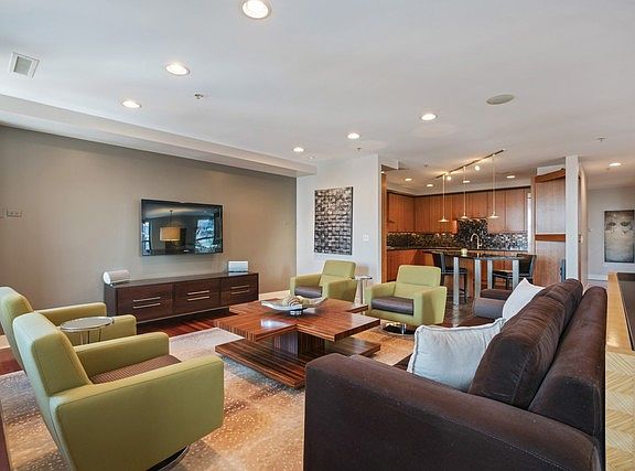 4th image of 1155 N Dearborn St APT 901