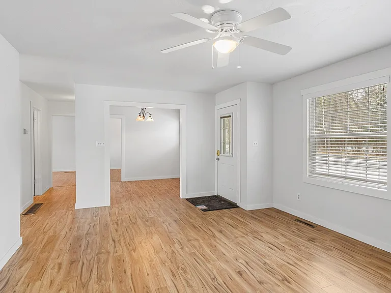 220 Minnesota Ave — Photo 3