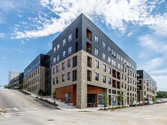 2nd image of 2705 McGee Trafficway #4-4517