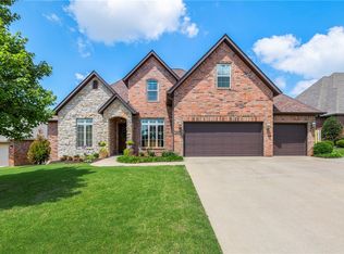 2302 S Mont Blanc Ave, Rogers, AR 72758
