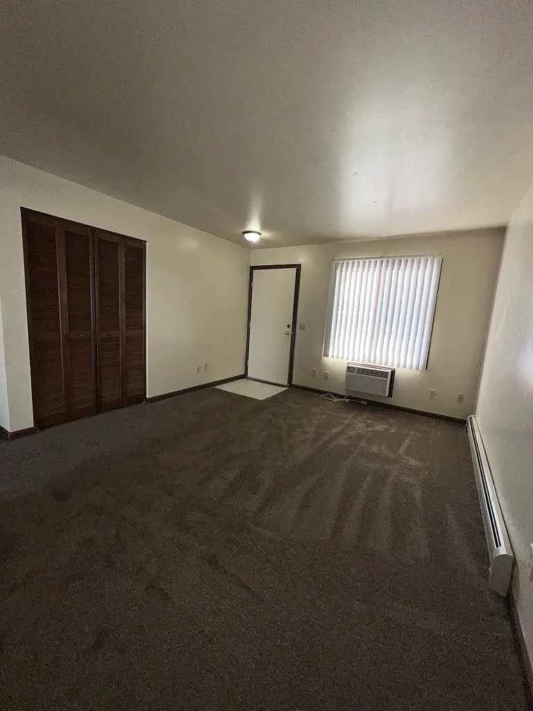 1 bed, $1,025 — Photo 2