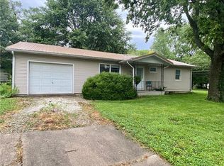 407 W 9th Ave, Garnett, KS 66032