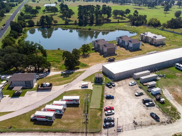 1735 State Highway 75 N, Huntsville, TX 77320